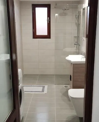 το στενάκι Skiatos