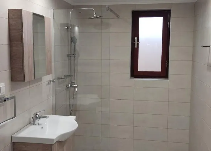 το στενάκι * Skiatos