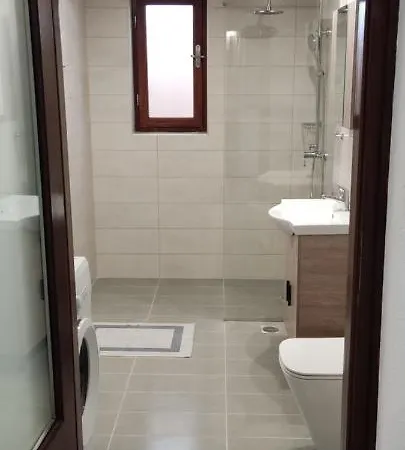 το στενάκι Σκιάθος Πόλη