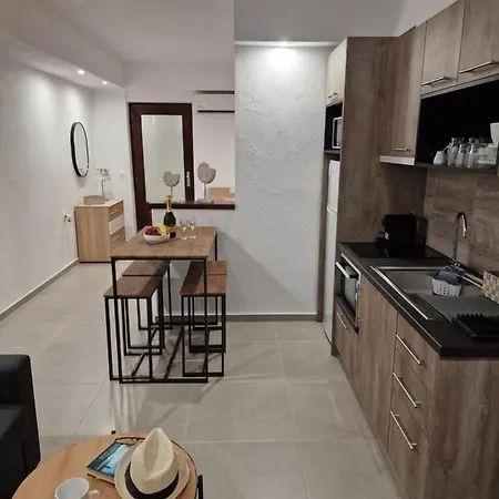 το στενάκι Διαμέρισμα *