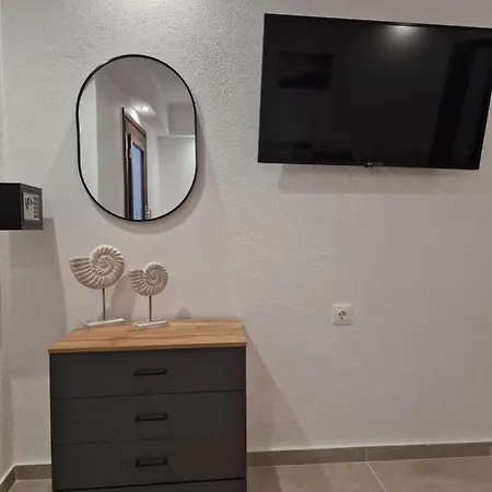 το στενάκι Διαμέρισμα *