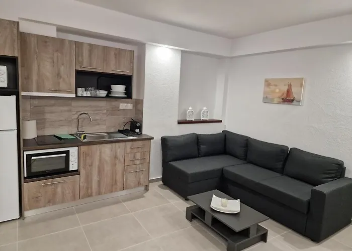 το στενάκι * Città di Skiathos